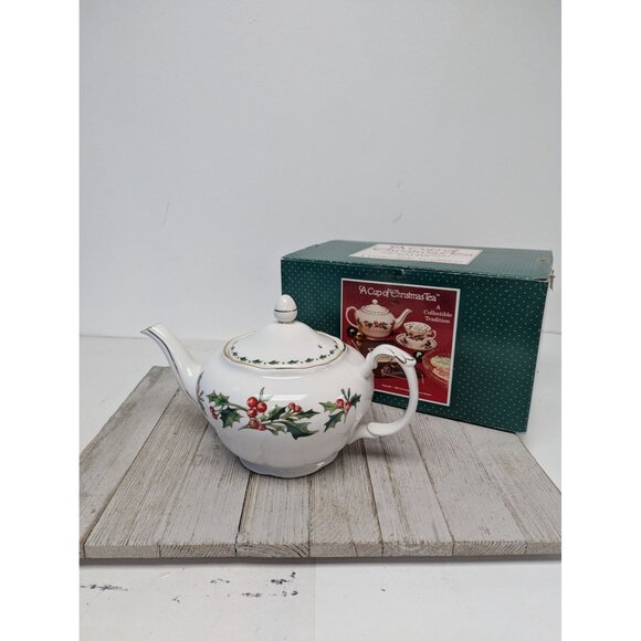 Vintage A Cup of Christmas Tea Full Size Teapot Waldman House Press in Box - Picture 1 of 9